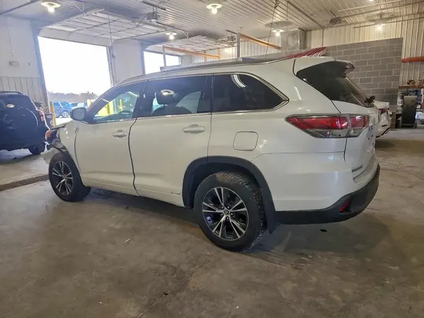 5TDJKRFH9GS231826 2016 TOYOTA HIGHLANDER - Image 2