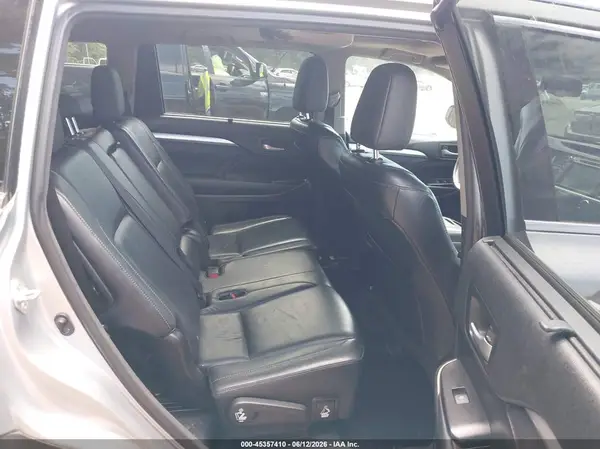 5TDJKRFH9GS235049 2016 TOYOTA HIGHLANDER - Image 8
