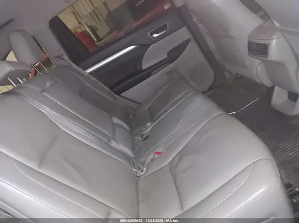 5TDJKRFH9GS241658 2016 TOYOTA HIGHLANDER - Image 8