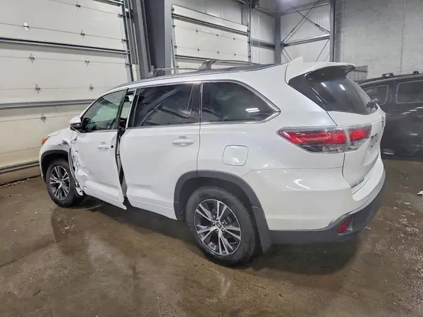 5TDJKRFH9GS241885 2016 TOYOTA HIGHLANDER - Image 2