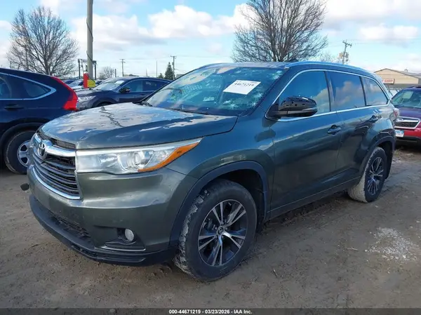 5TDJKRFH9GS251252 2016 TOYOTA HIGHLANDER - Image 2