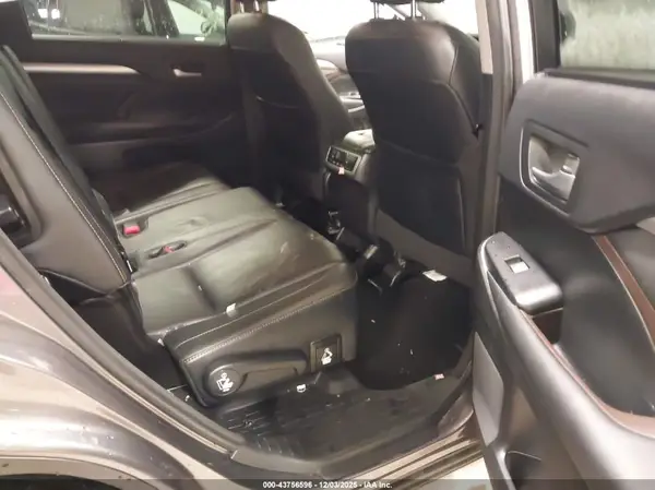 5TDJKRFH9GS251929 2016 TOYOTA HIGHLANDER - Image 8