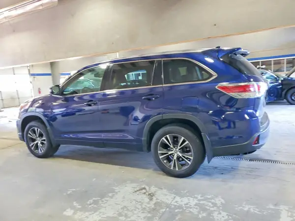 5TDJKRFH9GS252708 2016 TOYOTA HIGHLANDER - Image 2