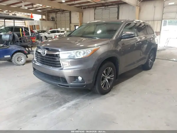 5TDJKRFH9GS262798 2016 TOYOTA HIGHLANDER - Image 2