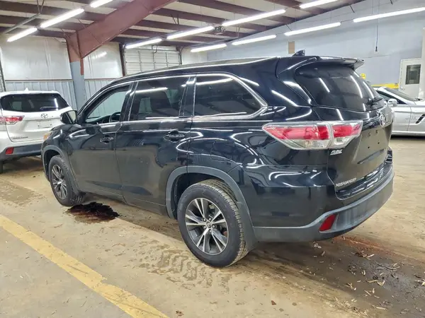 5TDJKRFH9GS264275 2016 TOYOTA HIGHLANDER - Image 2