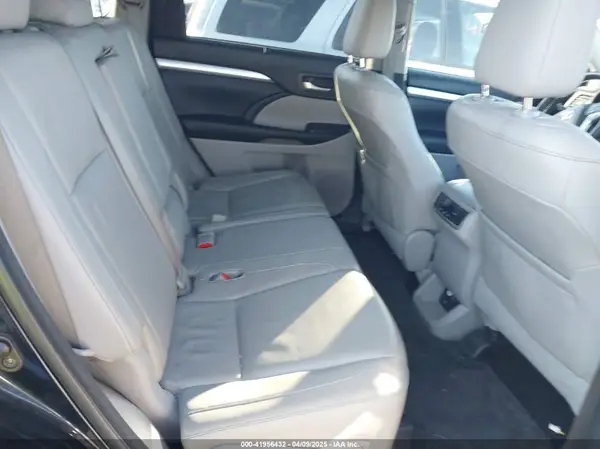 5TDJKRFH9GS265295 2016 TOYOTA HIGHLANDER - Image 8