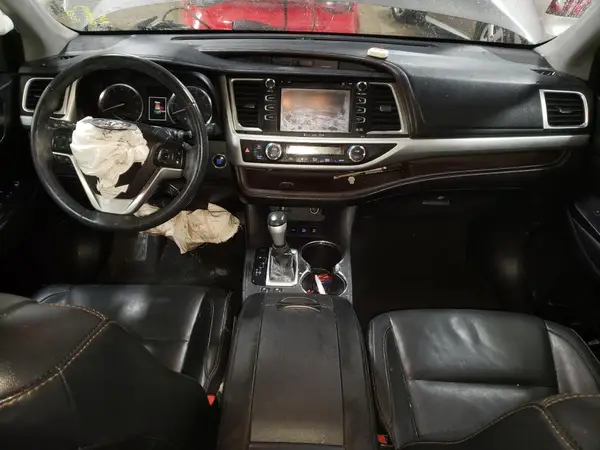 5TDJKRFH9GS265488 2016 TOYOTA HIGHLANDER - Image 8