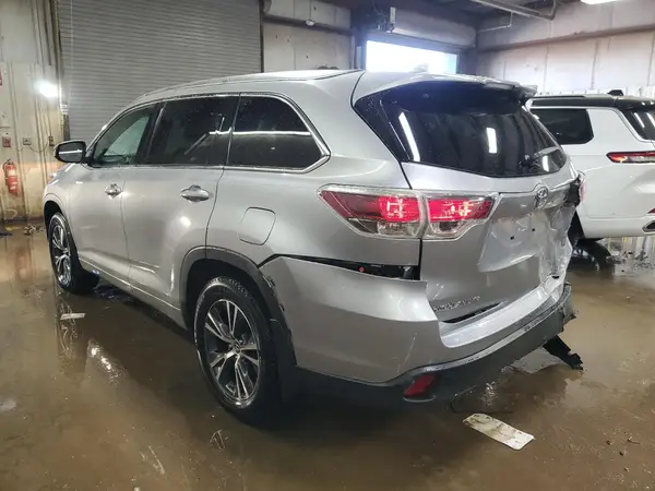5TDJKRFH9GS276510 2016 TOYOTA HIGHLANDER - Image 2