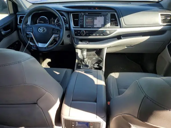 5TDJKRFH9GS277799 2016 TOYOTA HIGHLANDER - Image 8