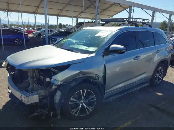 5TDJKRFH9GS280654 2016 TOYOTA HIGHLANDER - Image 2
