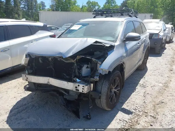 5TDJKRFH9GS285160 2016 TOYOTA HIGHLANDER - Image 2