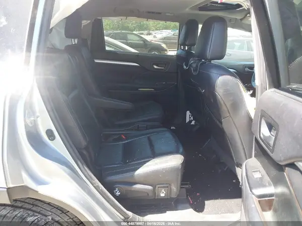 5TDJKRFH9GS285160 2016 TOYOTA HIGHLANDER - Image 8
