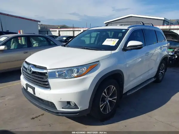 5TDJKRFH9GS294585 2016 TOYOTA HIGHLANDER - Image 2