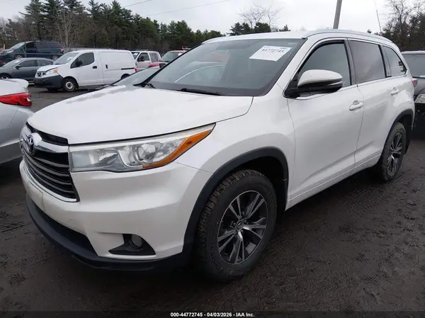 5TDJKRFH9GS297647 2016 TOYOTA HIGHLANDER - Image 2