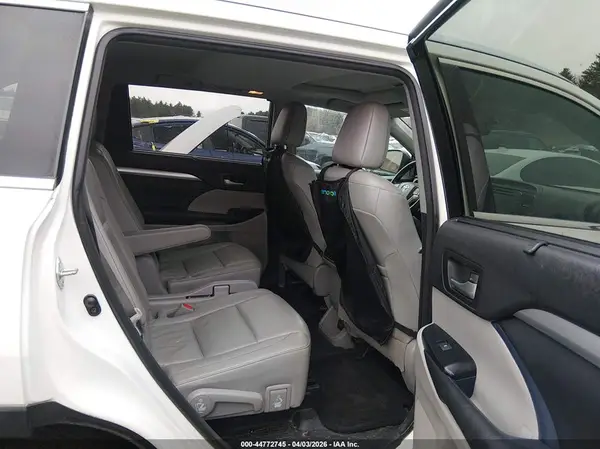 5TDJKRFH9GS297647 2016 TOYOTA HIGHLANDER - Image 8