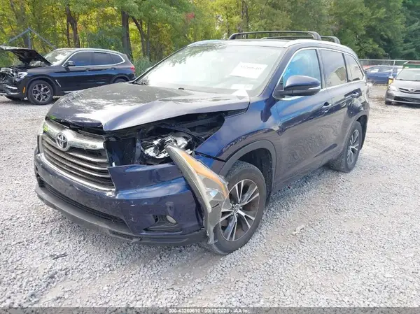 5TDJKRFH9GS300577 2016 TOYOTA HIGHLANDER - Image 2