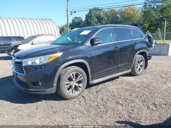 5TDJKRFH9GS316522 2016 TOYOTA HIGHLANDER - Image 2