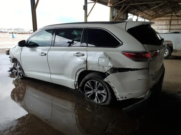 5TDJKRFH9GS318285 2016 TOYOTA HIGHLANDER - Image 2