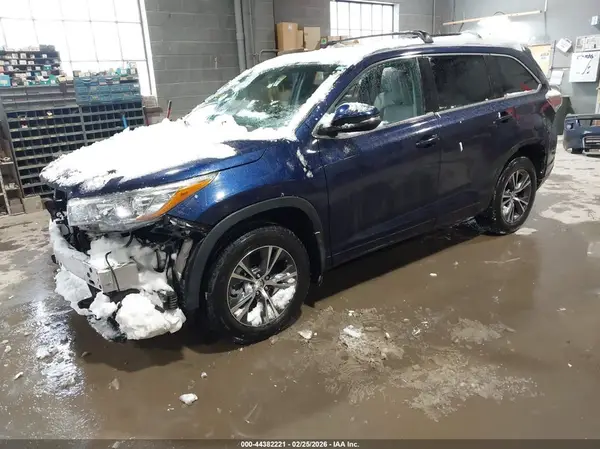 5TDJKRFH9GS320943 2016 TOYOTA HIGHLANDER - Image 2