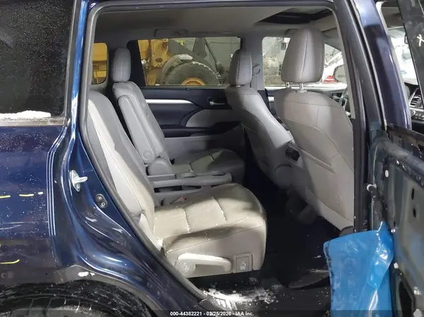 5TDJKRFH9GS320943 2016 TOYOTA HIGHLANDER - Image 8