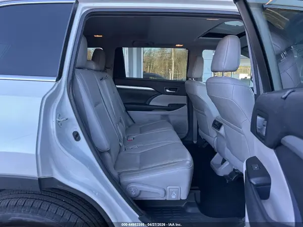 5TDJKRFH9GS322708 2016 TOYOTA HIGHLANDER - Image 8