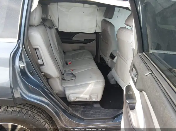 5TDJKRFH9GS329447 2016 TOYOTA HIGHLANDER - Image 8