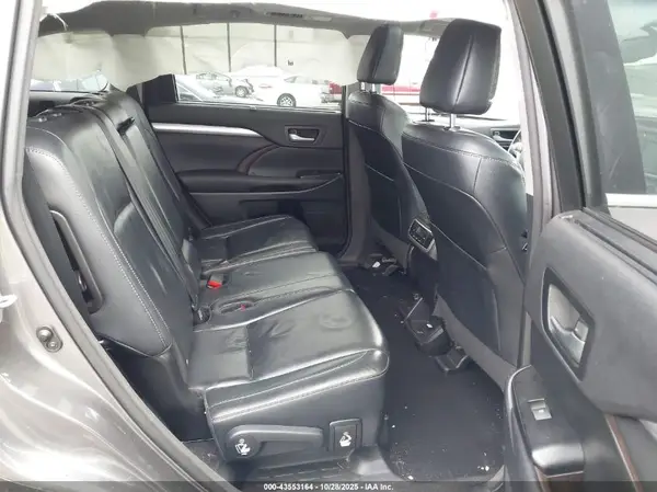 5TDJKRFH9GS332302 2016 TOYOTA HIGHLANDER - Image 8
