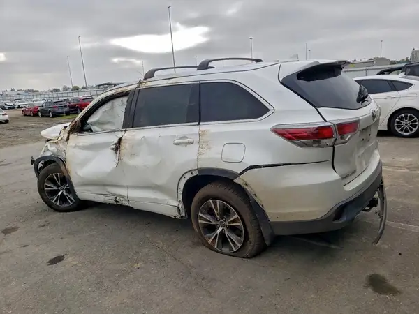 5TDJKRFH9GS341632 2016 TOYOTA HIGHLANDER - Image 2