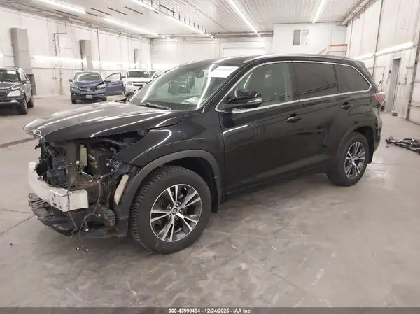 5TDJKRFH9GS501413 2016 TOYOTA HIGHLANDER - Image 2