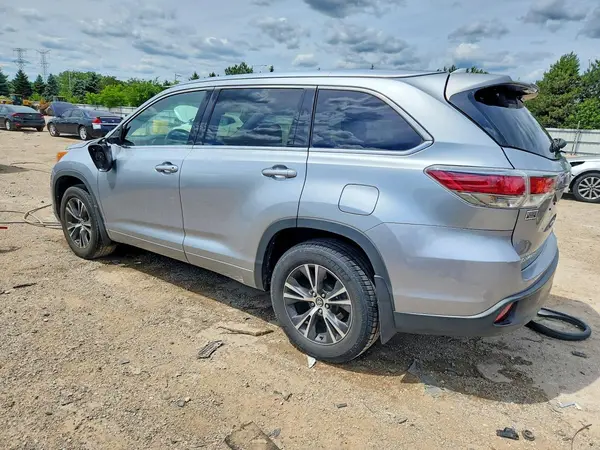 5TDJKRFH9GS502304 2016 TOYOTA HIGHLANDER - Image 2