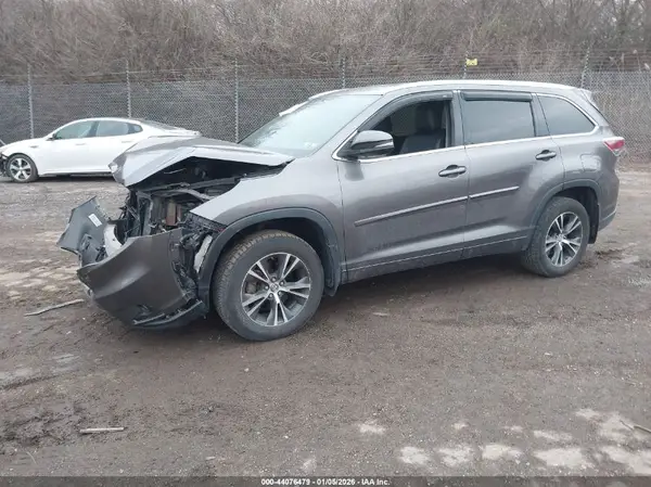 5TDJKRFH9GS502593 2016 TOYOTA HIGHLANDER - Image 2