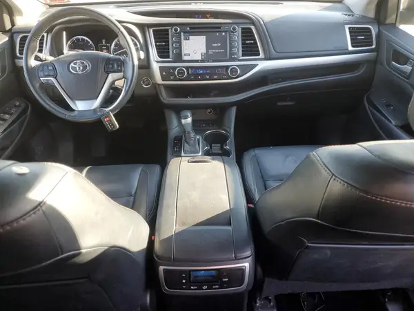 5TDJKRFH9GS504134 2016 TOYOTA HIGHLANDER - Image 8