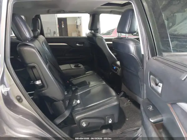 5TDJKRFH9GS504456 2016 TOYOTA HIGHLANDER - Image 8