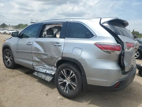 5TDJKRFHXGS227168 2016 TOYOTA HIGHLANDER - Image 2