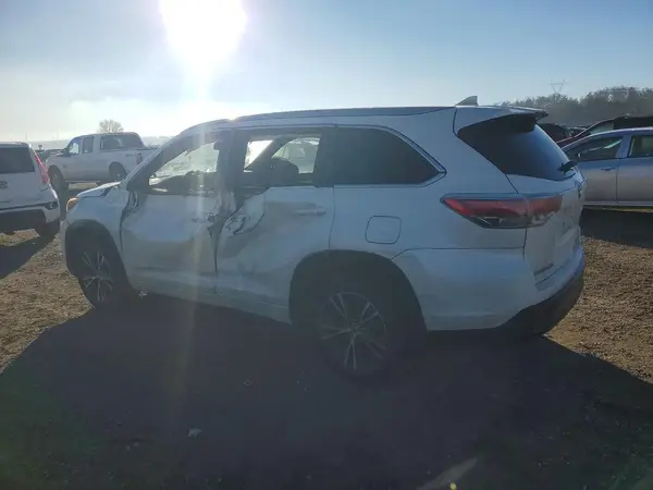 5TDJKRFHXGS227767 2016 TOYOTA HIGHLANDER - Image 2