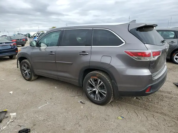 5TDJKRFHXGS228496 2016 TOYOTA HIGHLANDER - Image 2