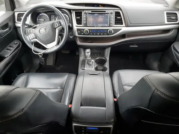 5TDJKRFHXGS228496 2016 TOYOTA HIGHLANDER - Image 8