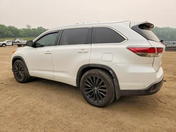 5TDJKRFHXGS228532 2016 TOYOTA HIGHLANDER - Image 2