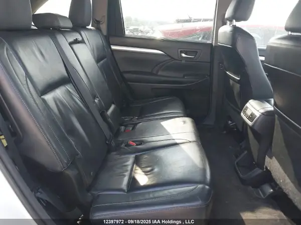 5TDJKRFHXGS229759 2016 TOYOTA HIGHLANDER - Image 8