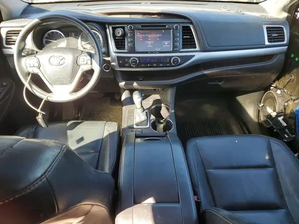 5TDJKRFHXGS231284 2016 TOYOTA HIGHLANDER - Image 8