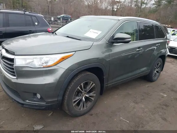 5TDJKRFHXGS231608 2016 TOYOTA HIGHLANDER - Image 2