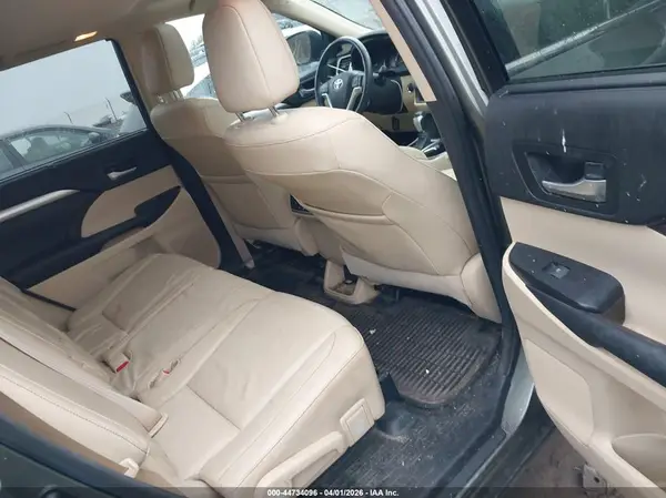 5TDJKRFHXGS231608 2016 TOYOTA HIGHLANDER - Image 8