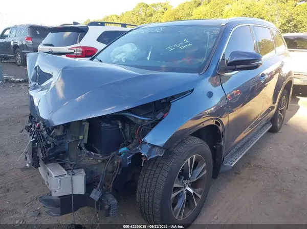 5TDJKRFHXGS235349 2016 TOYOTA HIGHLANDER - Image 2