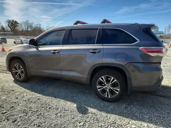 5TDJKRFHXGS236498 2016 TOYOTA HIGHLANDER - Image 2