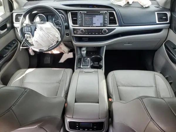 5TDJKRFHXGS246318 2016 TOYOTA HIGHLANDER - Image 8
