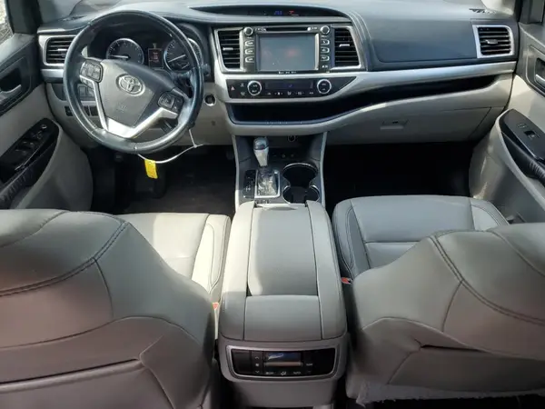 5TDJKRFHXGS247808 2016 TOYOTA HIGHLANDER - Image 8