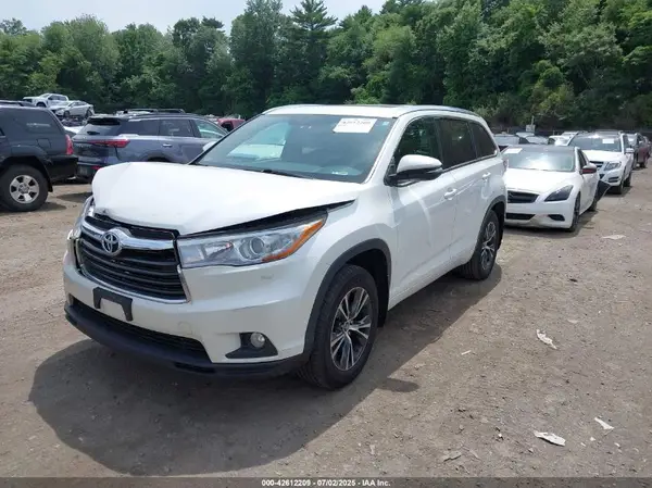 5TDJKRFHXGS250711 2016 TOYOTA HIGHLANDER - Image 2