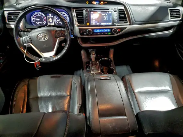 5TDJKRFHXGS252068 2016 TOYOTA HIGHLANDER - Image 8