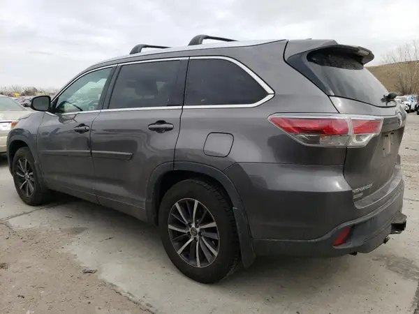 5TDJKRFHXGS254645 2016 TOYOTA HIGHLANDER - Image 2