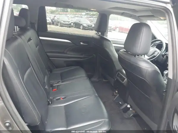 5TDJKRFHXGS258923 2016 TOYOTA HIGHLANDER - Image 8